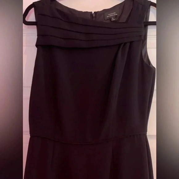 Tahari Dresses & Skirts - Tahari Dress.